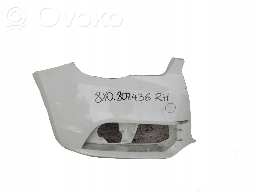 Audi A1 Kampinė priekinio bamperio dalis 