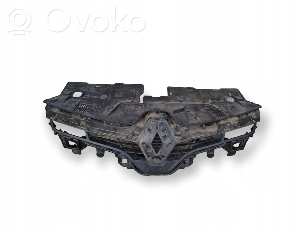 Renault Clio IV Front bumper upper radiator grill 