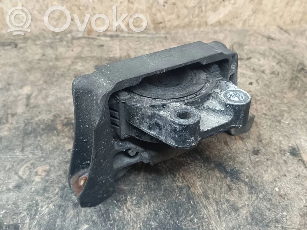Ford Focus Engine mount bracket 