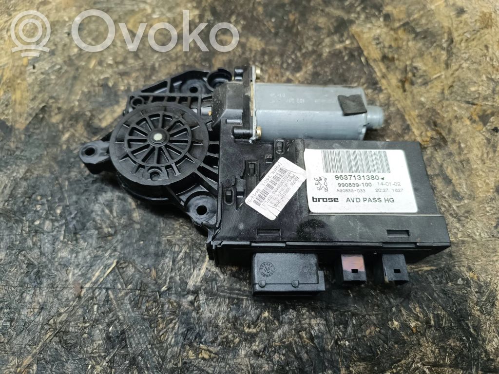 Peugeot 307 Motor del regulador de la ventanilla de la puerta delantera 
