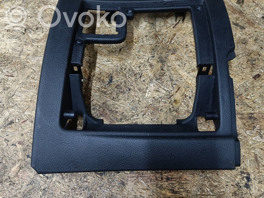 Peugeot 407 Kita salono detalė 