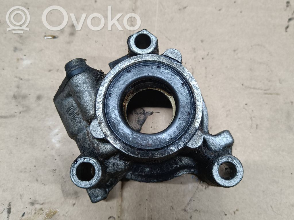 Peugeot 407 Engine mounting bracket 