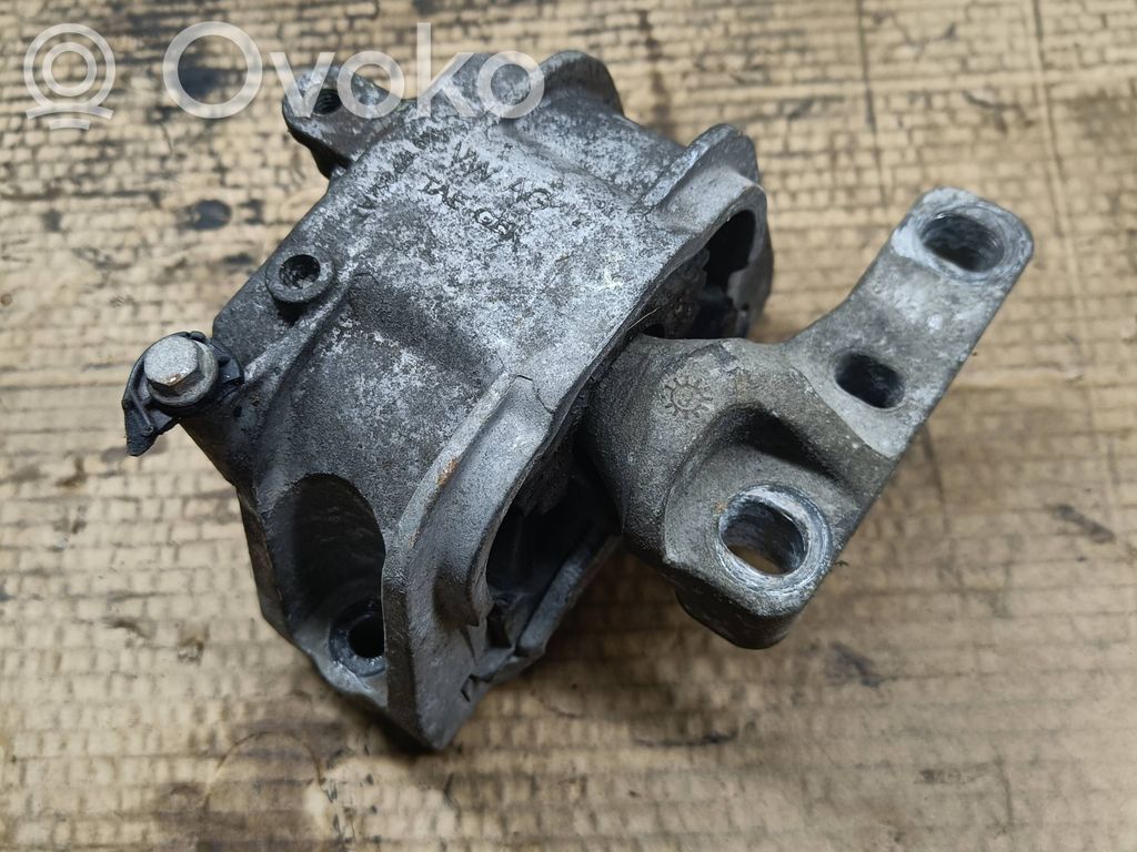 Skoda Yeti (5L) Engine mount bracket 