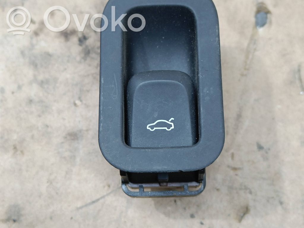Audi A8 S8 D4 4H Tailgate opening switch 