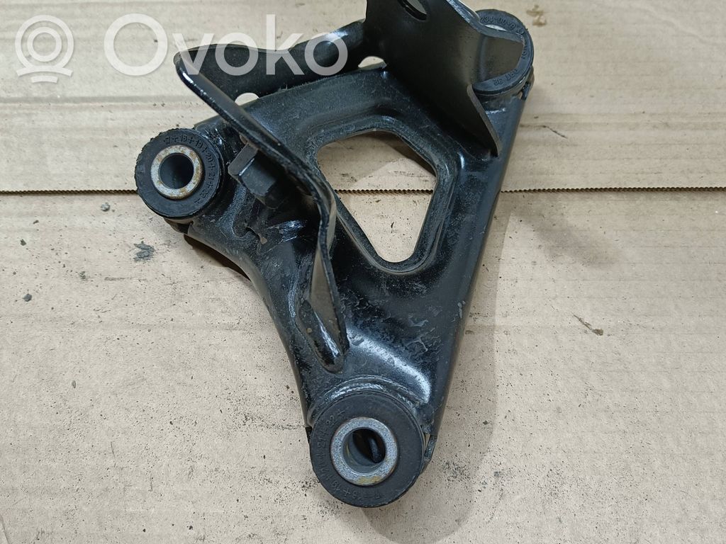 Tesla Model 3 Engine mounting bracket 