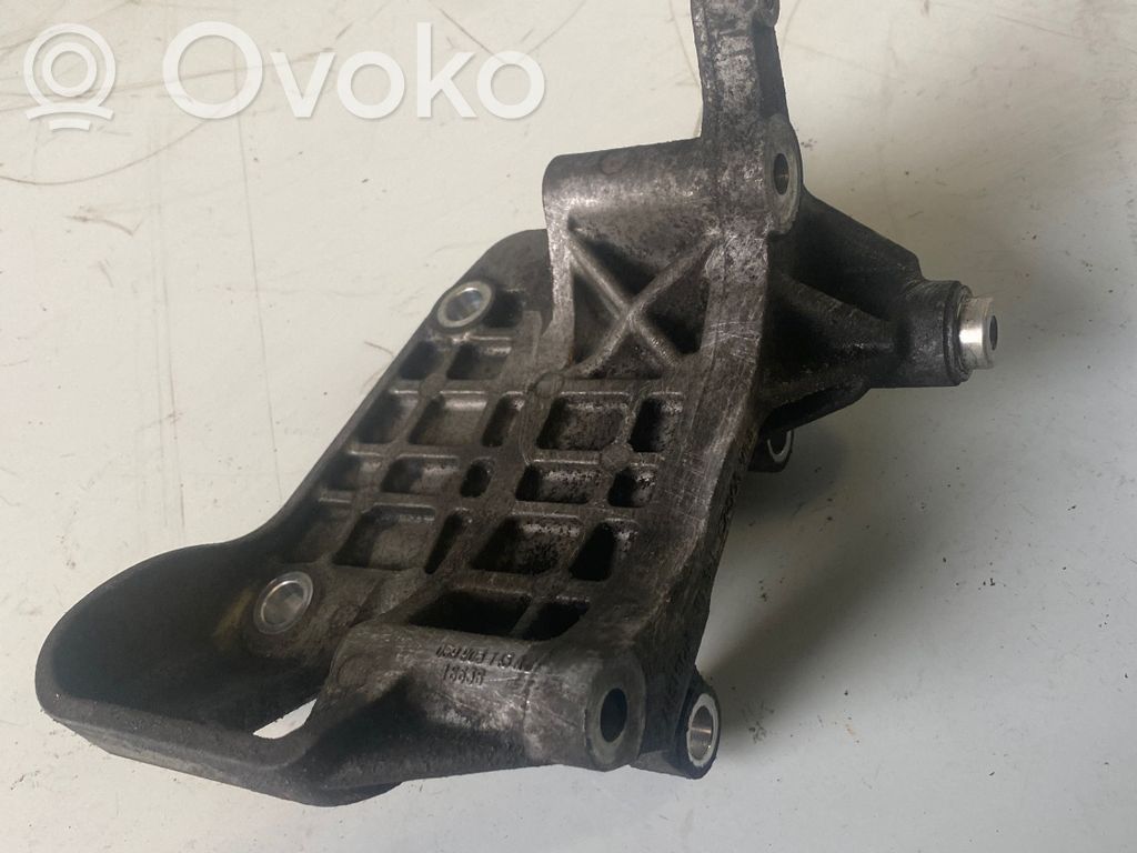 Engine mounting bracket   059903143A,18638