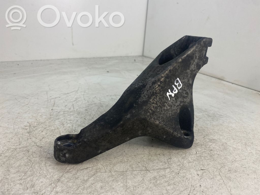 Audi A4 S4 B7 8E 8H Engine mounting bracket 