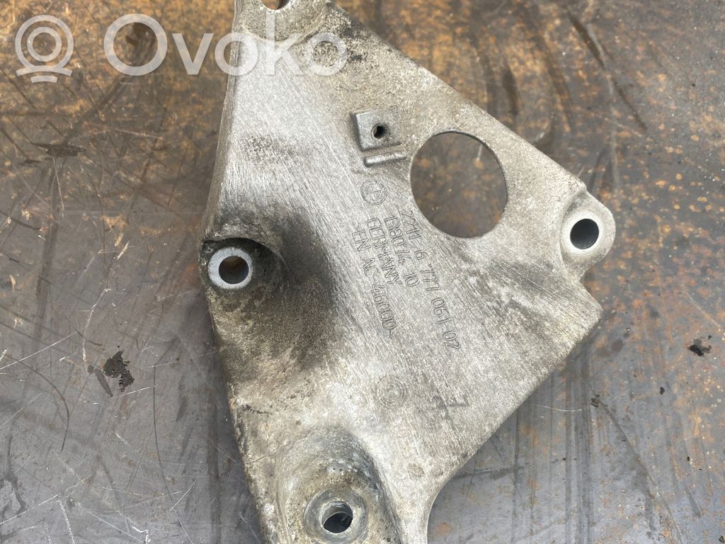 BMW 3 E90 E91 Engine mounting bracket 