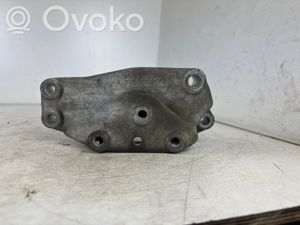 Volkswagen Tiguan Gearbox mounting bracket 