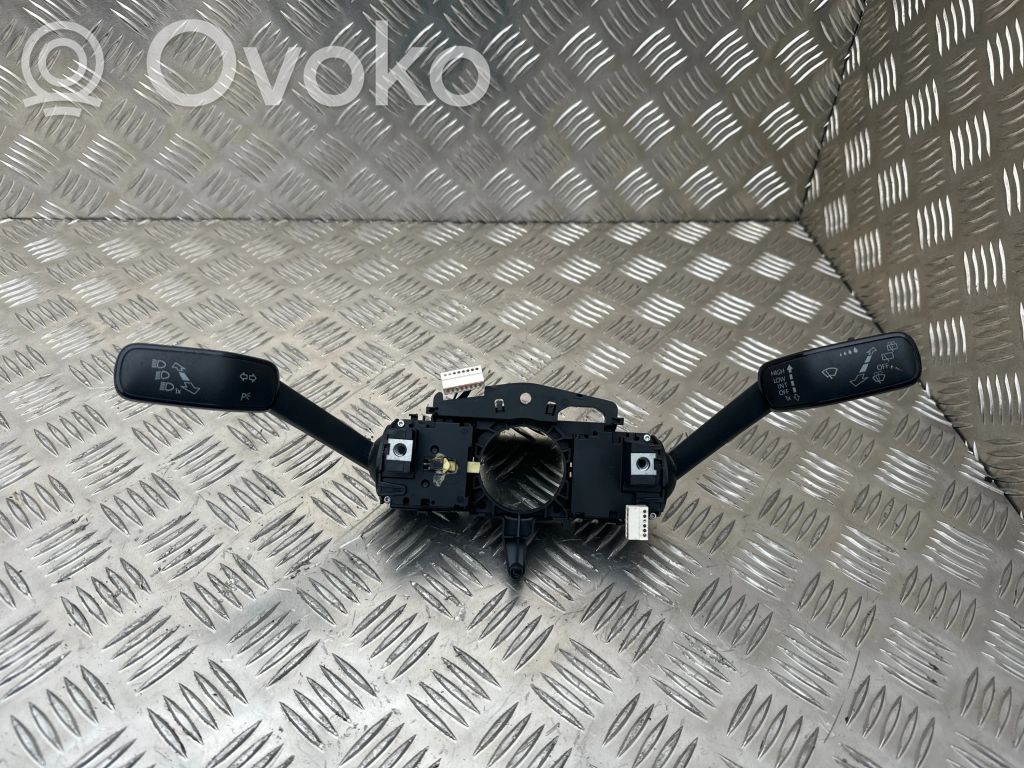 Volkswagen Golf VII Interruptor/palanca de limpiador de luz de giro 