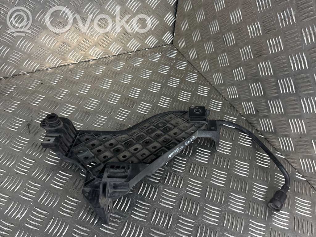 Audi Q3 8U Headlight/headlamp mounting bracket 
