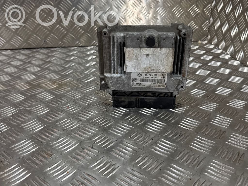 Volkswagen Golf VI Engine control unit/module 