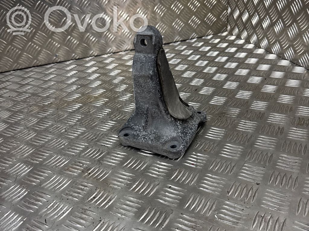 BMW X3 F25 Engine mounting bracket 
