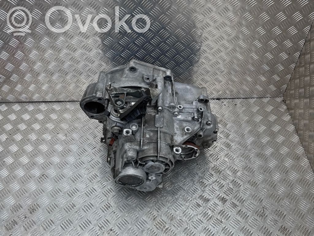 Volkswagen PASSAT B6 Manual 6 speed gearbox 