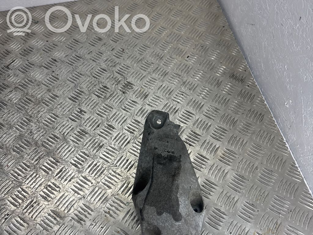 BMW X3 F25 Engine mounting bracket 