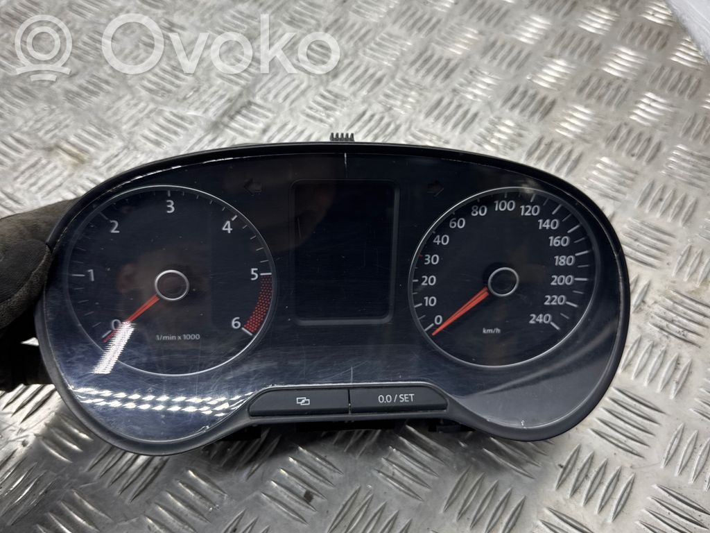 Volkswagen Amarok Licznik / Prędkościomierz 