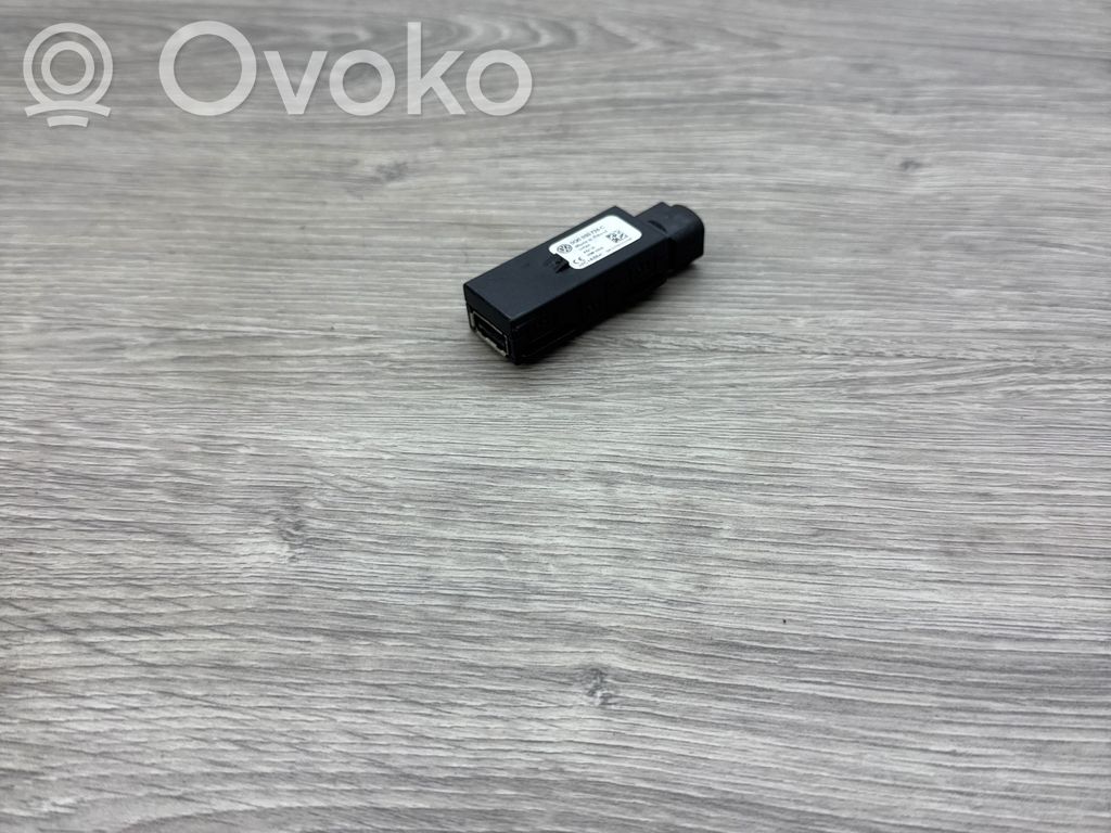 Skoda Octavia Mk3 (5E) Gniazdo / Złącze USB 