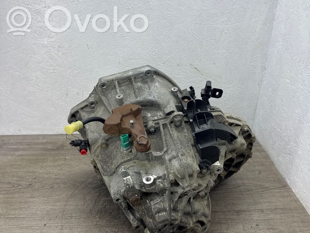 Opel Vivaro Manualna 6-biegowa skrzynia biegów 