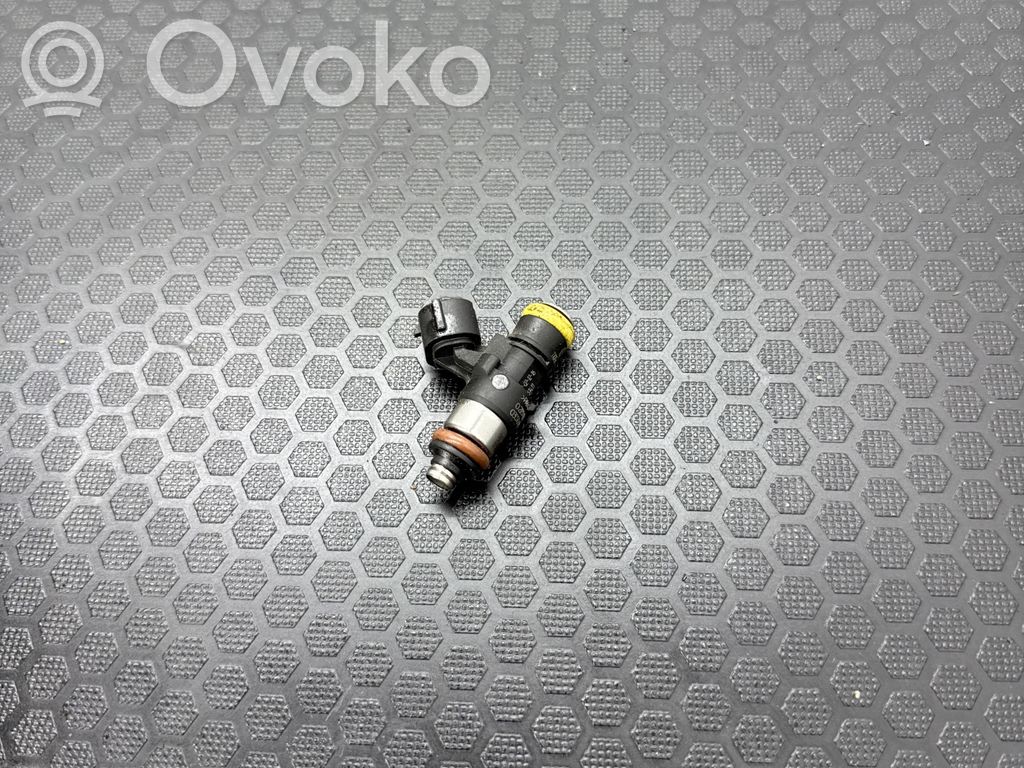 Volkswagen PASSAT B7 Fuel injector 