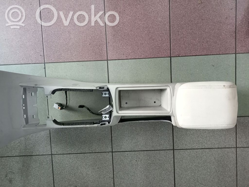 Volvo V50 Center console 