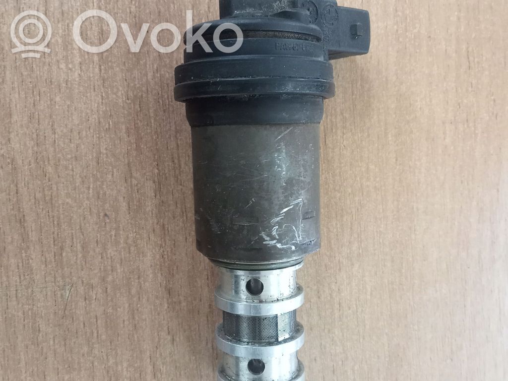 BMW 1 E82 E88 Paskirstymo velenėlio adaptacijos vožtuvas (vanos vožtuvas) 