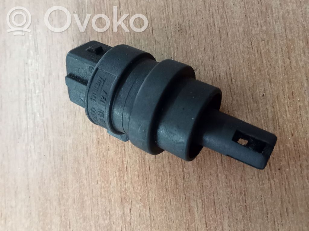 Audi A4 S4 B5 8D Intake air temperature sensor 