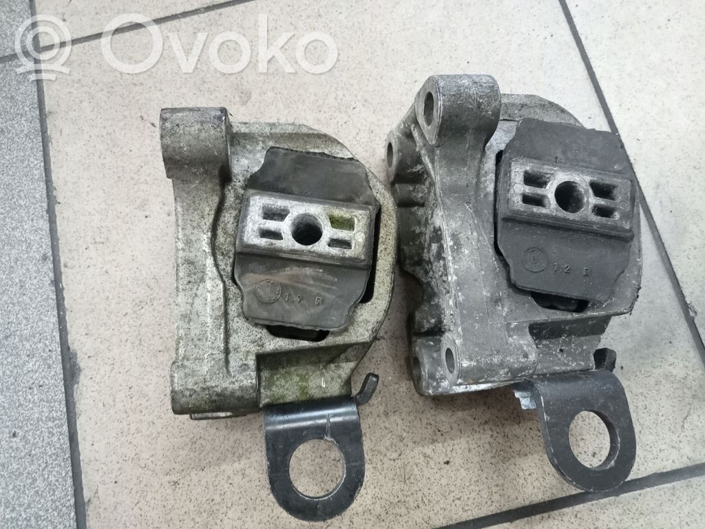 Engine mount bracket   30645447,30645447