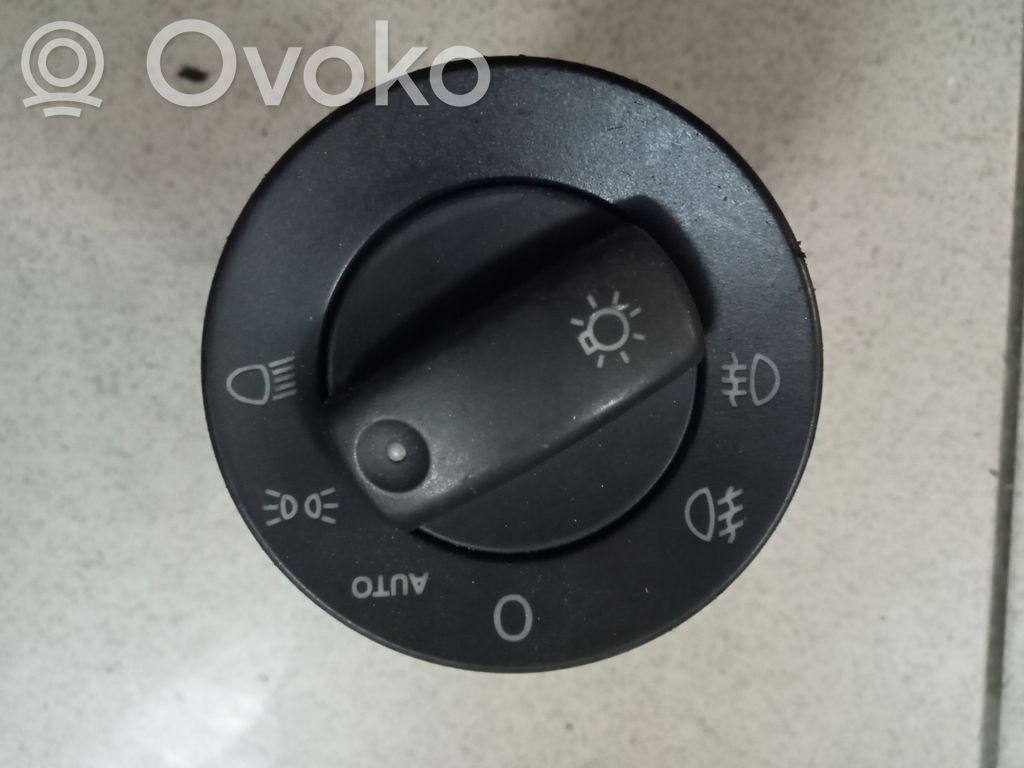 Seat Exeo (3R) Light switch 