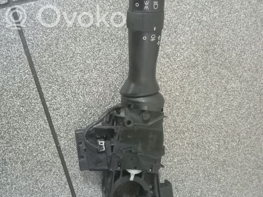 Toyota Yaris Light switch 