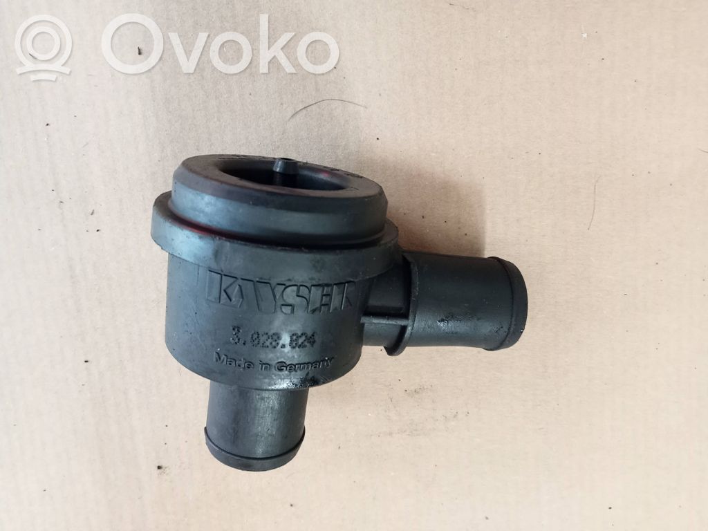Renault Clio IV Other engine bay part 
