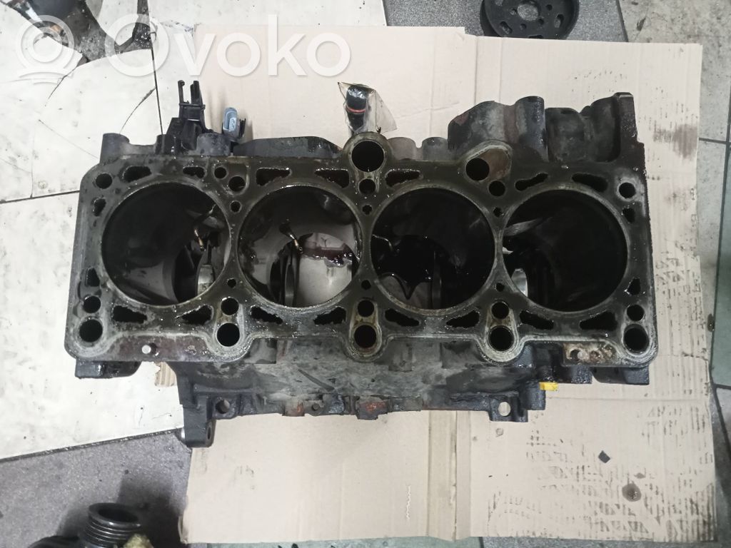 Volkswagen PASSAT B6 Bloque de motor 