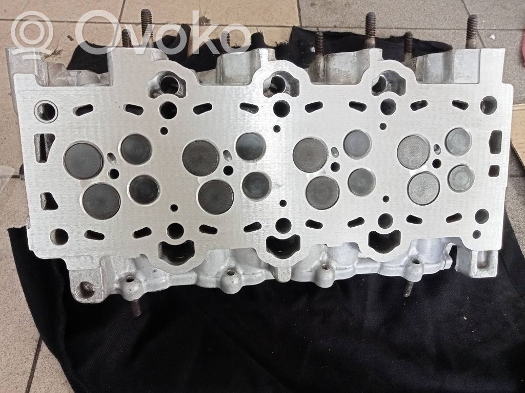 Engine head   2A200,22111
