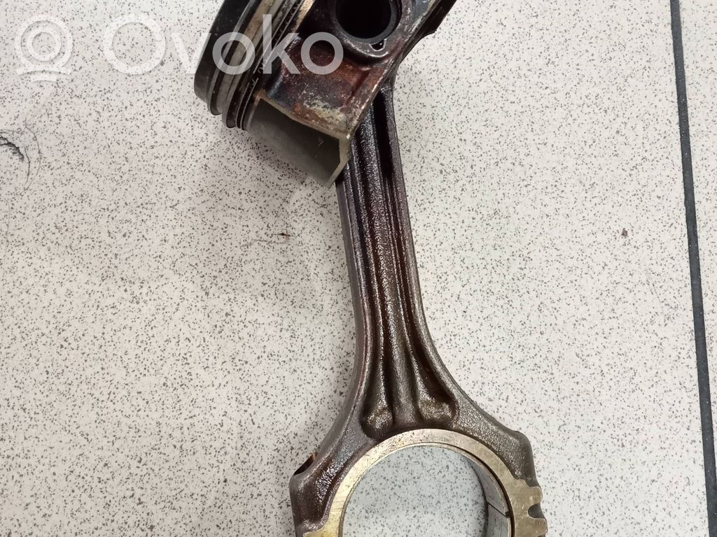 Volkswagen Golf VII Piston with connecting rod 
