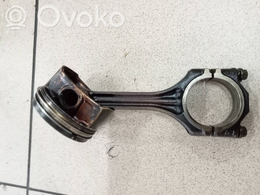 Volkswagen Golf VII Piston with connecting rod 