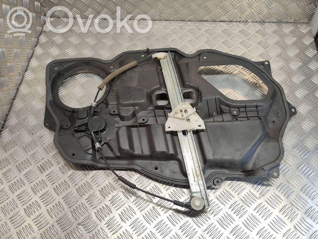 Mazda 2 Regulador con motor de la ventanilla de la puerta corredera 
