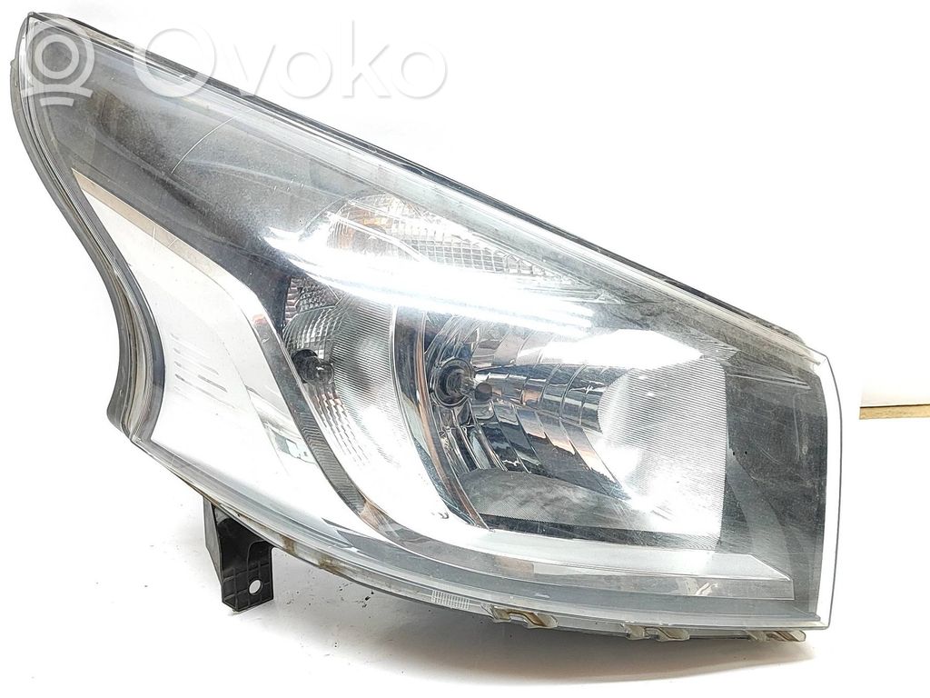 Renault Trafic III (X82) Lampa przednia 