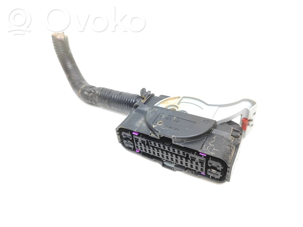 Nissan Qashqai J12 ABS module connector plug 