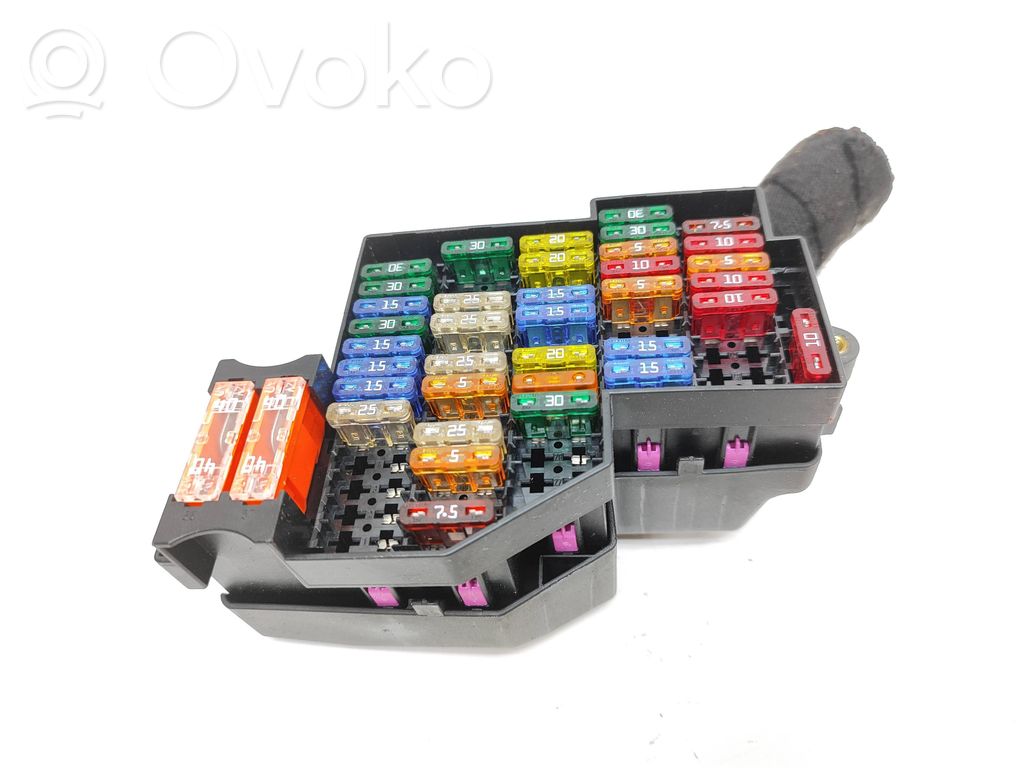 Ramka / Moduł bezpieczników   7P0941826A,7P0941824A