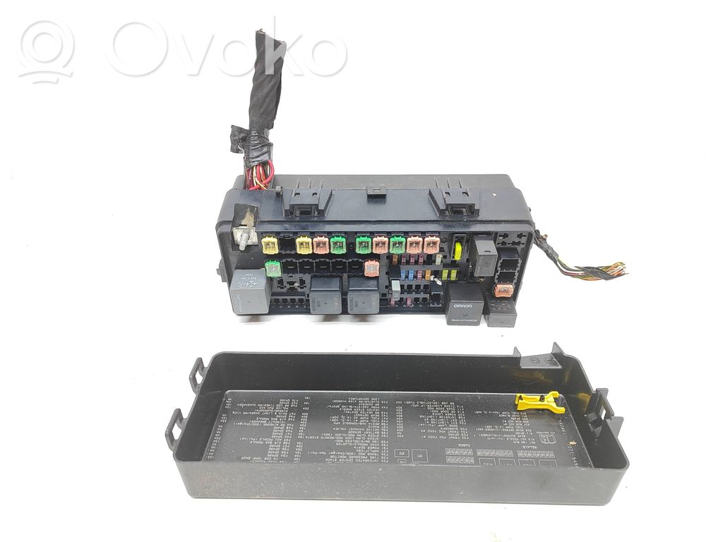 Dodge Challenger Fuse module 