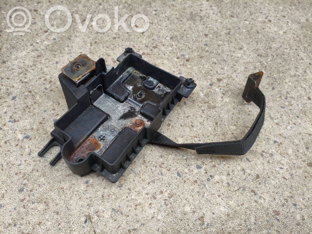 Ford Explorer VI Podstawa / Obudowa akumulatora 