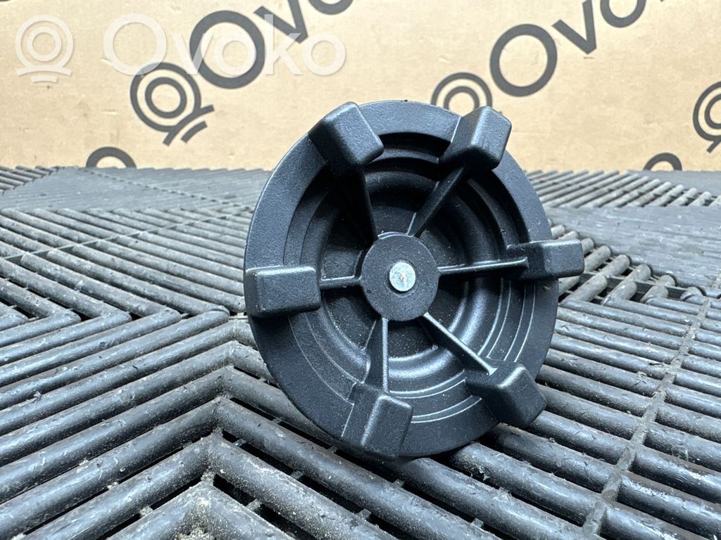Volvo XC90 Șurub fixare roată de rezervă 