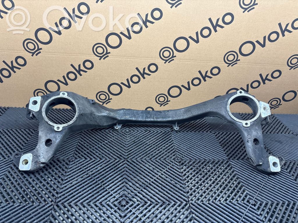 Porsche Cayenne (92A) Engine mounting bracket 