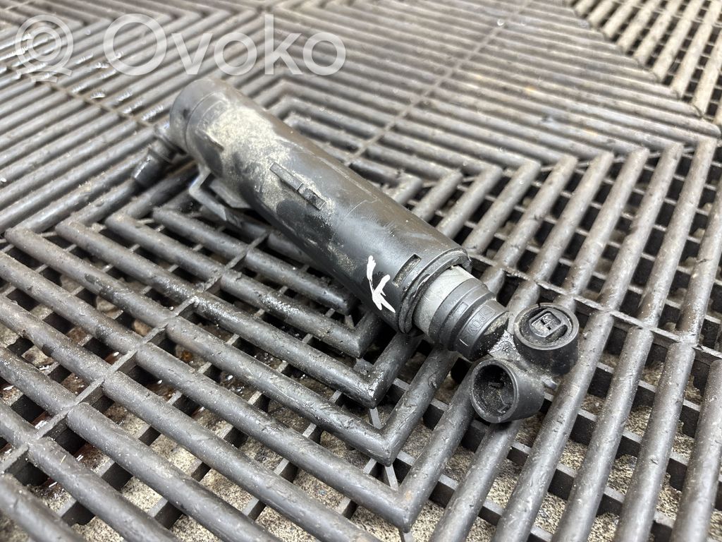 Audi A8 S8 D4 4H Dysza spryskiwacza lampy przedniej 