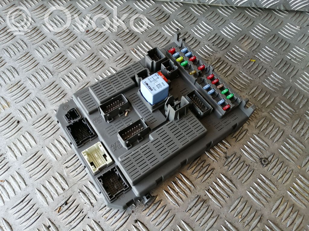 Peugeot 807 Drošinātāju bloks 