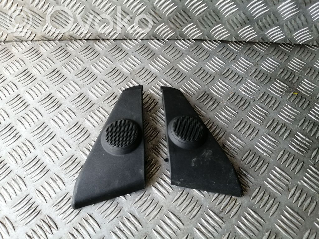 Front door high frequency speaker