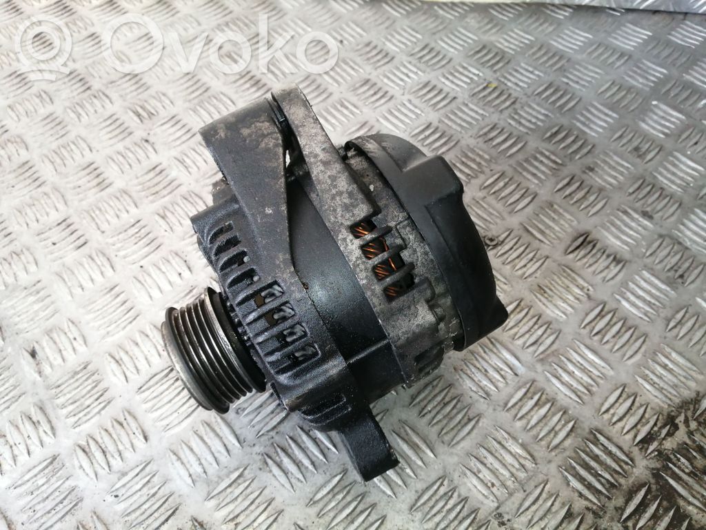 Toyota Corolla Verso AR10 Generatorius 