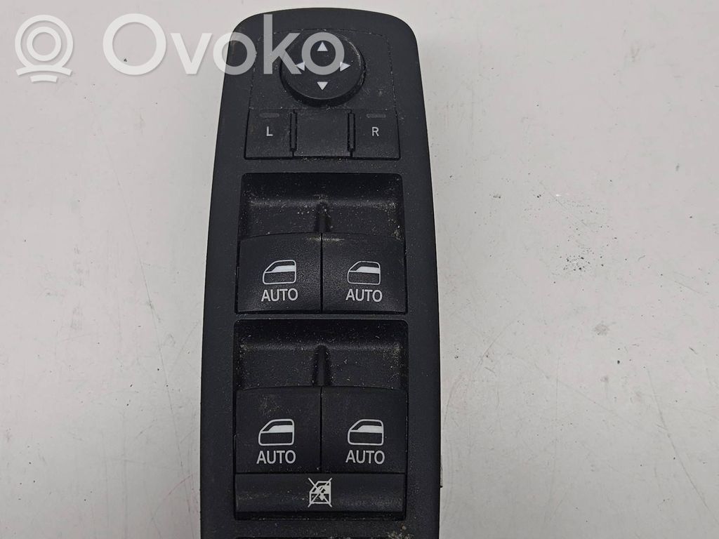 Electric window control switch   68234087AD