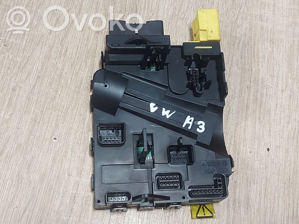 Audi A3 S3 A3 Sportback 8P Steering angle sensor 