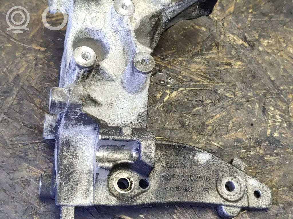 Peugeot 3008 I Engine mounting bracket 
