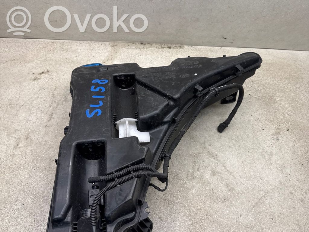 Audi A4 S4 B9 Zbiornik płynu do spryskiwaczy szyby przedniej / czołowej 